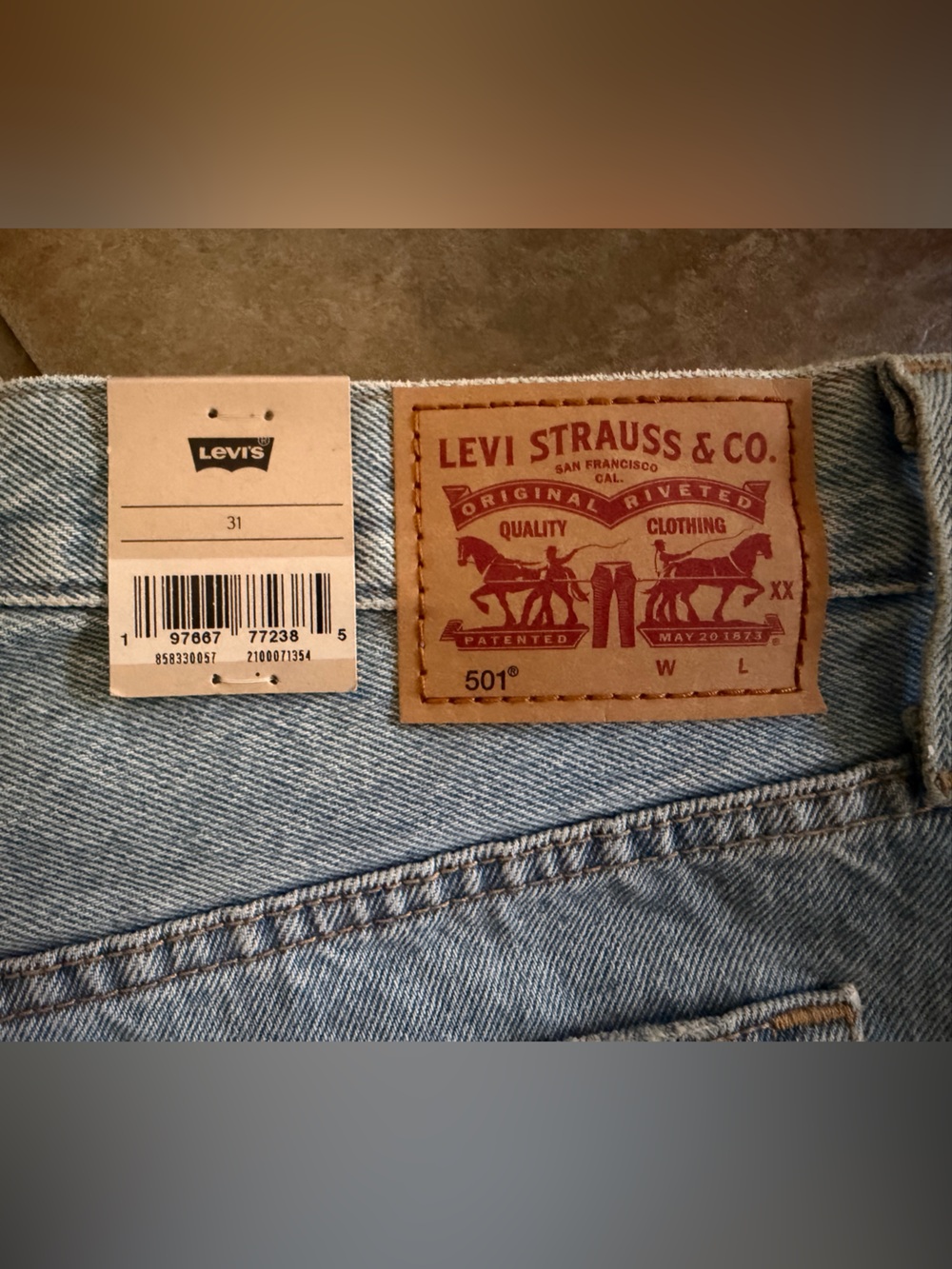 Levi's Light Blue Women’s 501 Denim Ankle-Cropped Shorts - Picture 3 of 3